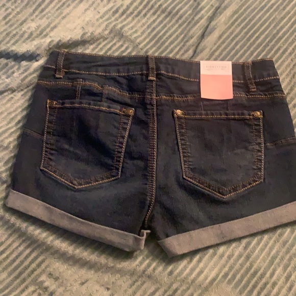 NWT juniors denim short shorts - Picture 4 of 5